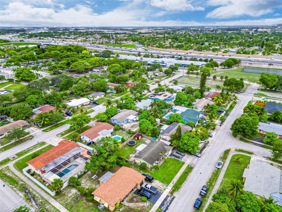 Active With Contract: $399,000 (3 beds, 2 baths, 1285 Square Feet)