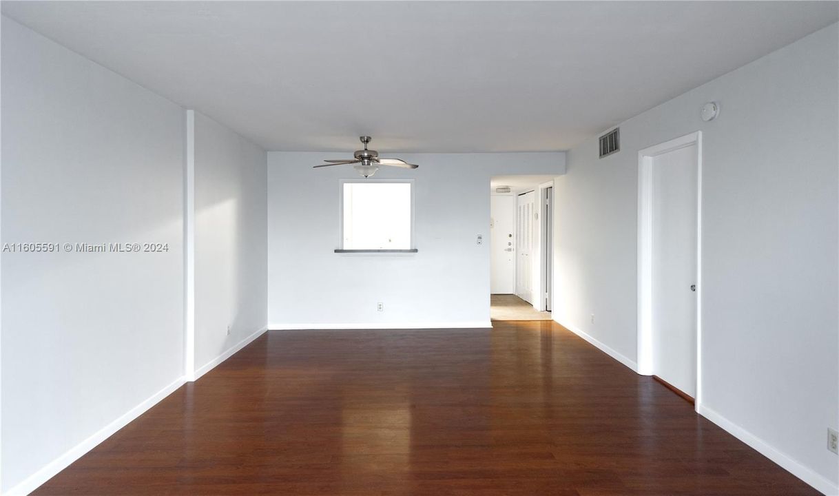 Recently Rented: $1,675 (1 beds, 1 baths, 940 Square Feet)