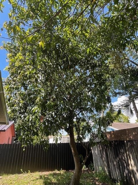 En Venta: $510,000 (4 camas, 2 baños, 1872 Pies cuadrados)