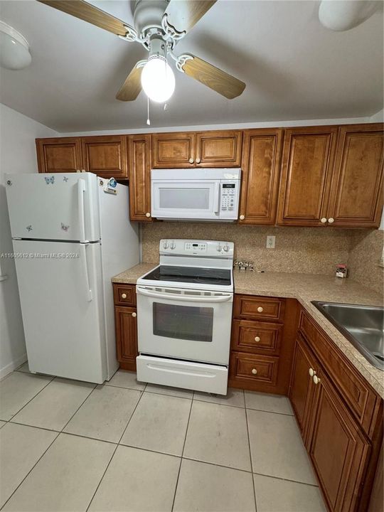 For Sale: $145,000 (2 beds, 2 baths, 850 Square Feet)