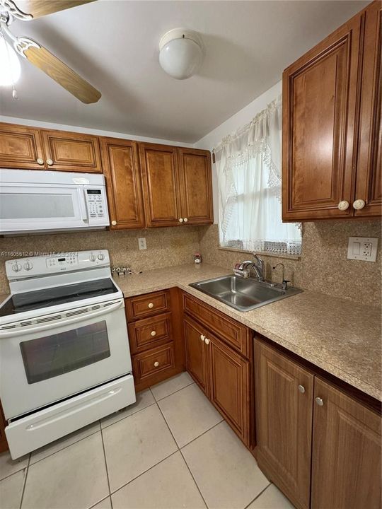 For Sale: $145,000 (2 beds, 2 baths, 850 Square Feet)