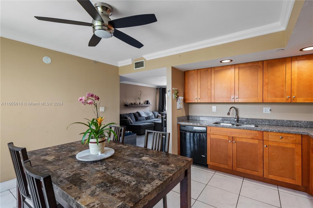 For Sale: $309,000 (3 beds, 2 baths, 1040 Square Feet)