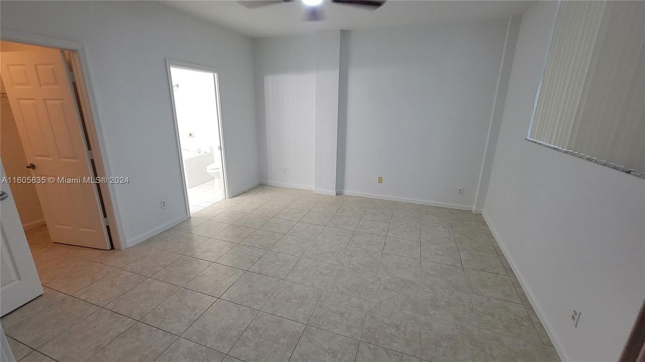 Vendido Recientemente: $285,000 (2 camas, 2 baños, 935 Pies cuadrados)