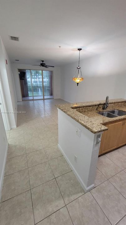 Recently Sold: $285,000 (2 beds, 2 baths, 935 Square Feet)