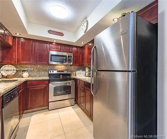 For Sale: $210,000 (1 beds, 1 baths, 1045 Square Feet)