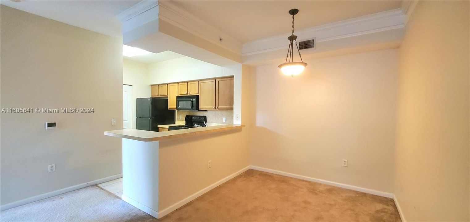 For Sale: $259,900 (1 beds, 1 baths, 675 Square Feet)