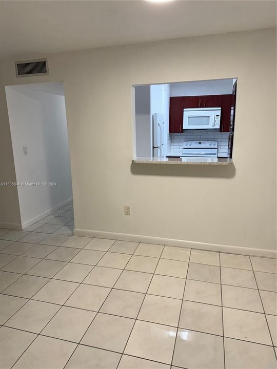 Active With Contract: $1,850 (1 beds, 1 baths, 720 Square Feet)