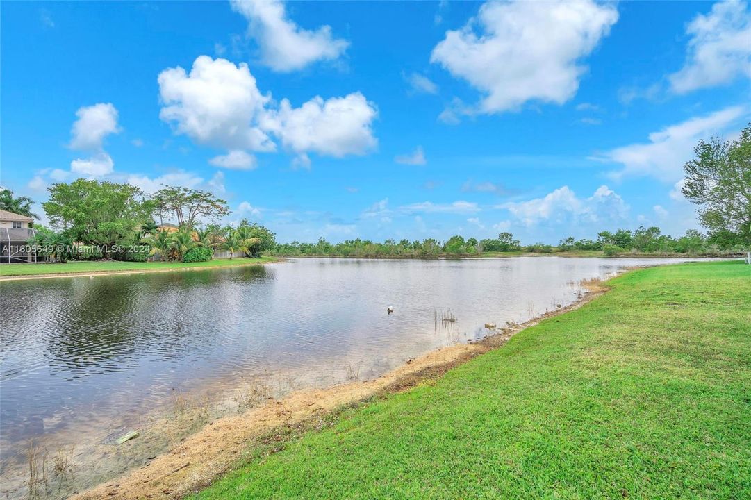 For Sale: $725,000 (3 beds, 2 baths, 1347 Square Feet)