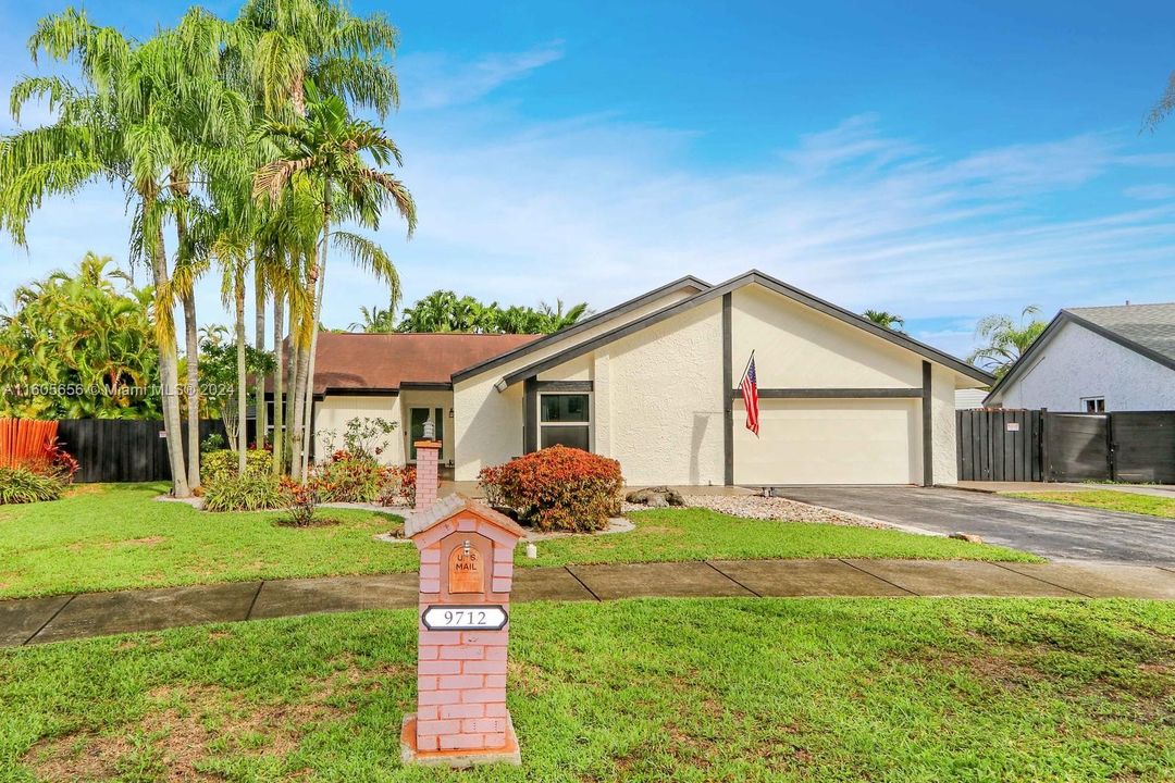 For Sale: $780,000 (3 beds, 3 baths, 1893 Square Feet)