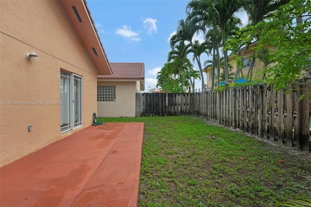 En Venta: $649,000 (4 camas, 2 baños, 1611 Pies cuadrados)