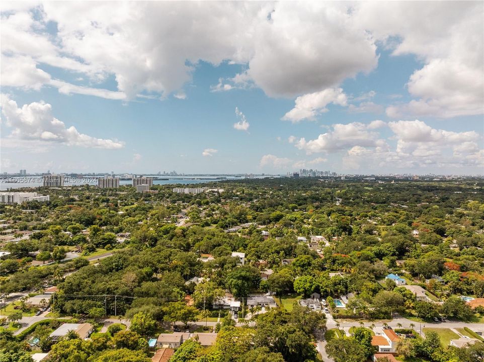 Active With Contract: $1,200,000 (3 beds, 2 baths, 1689 Square Feet)