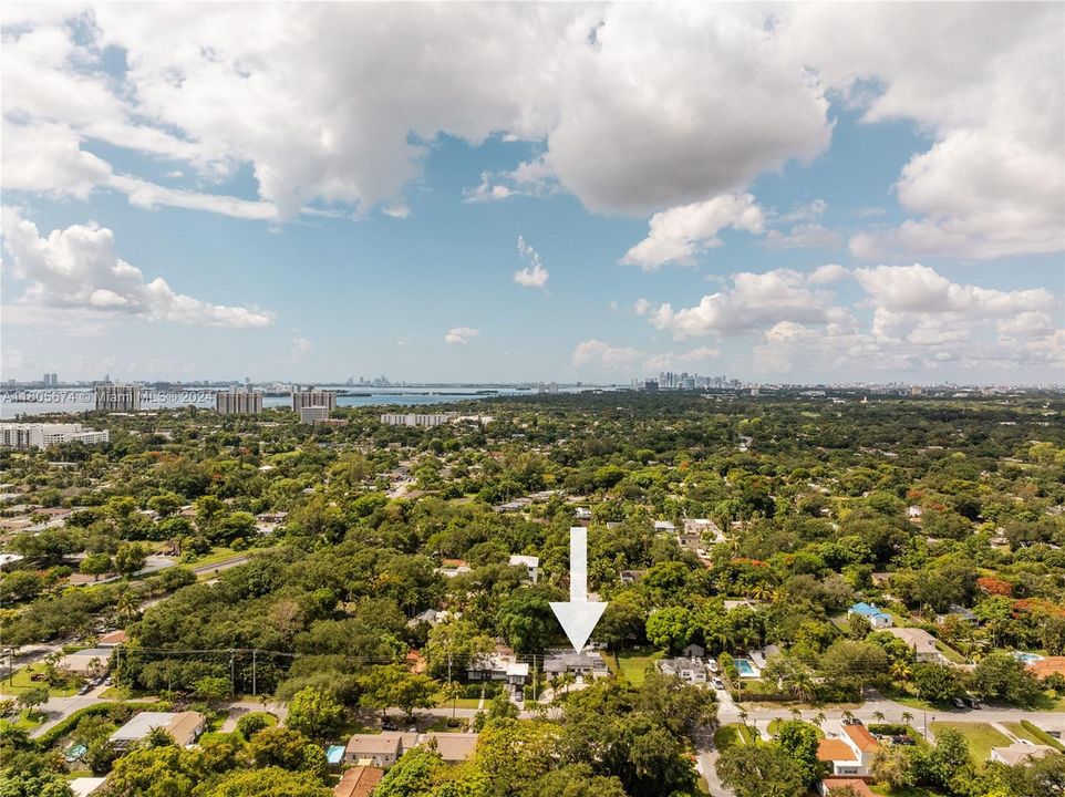 Active With Contract: $1,200,000 (3 beds, 2 baths, 1689 Square Feet)