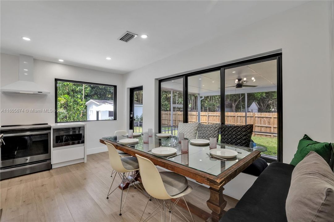 Active With Contract: $1,200,000 (3 beds, 2 baths, 1689 Square Feet)