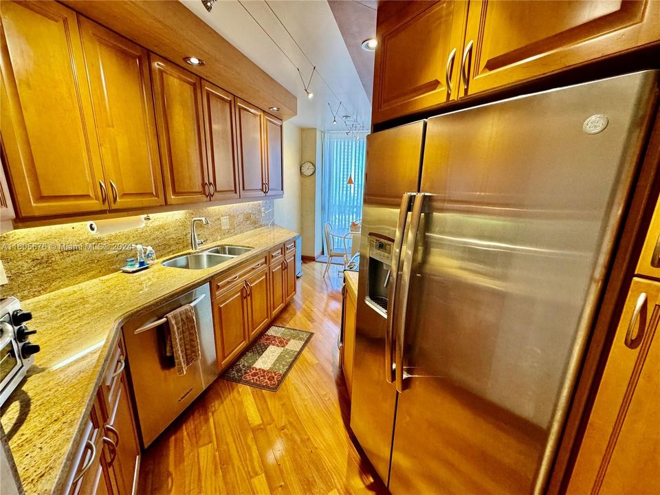 NEW CUSTOM DESIGNER SOLID CHERRY WOOD & CORSICAN GRANITE KITCHEN WITH CUSTOM BACKLIT AND CEILING "LED" LIGHTING