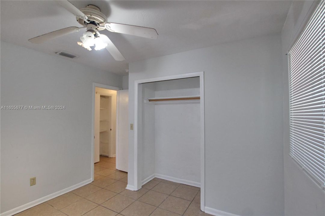 For Sale: $210,000 (3 beds, 1 baths, 1113 Square Feet)