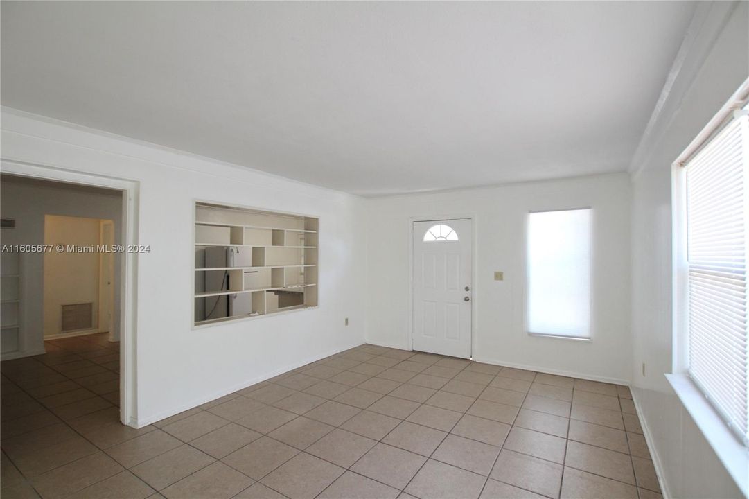 For Sale: $210,000 (3 beds, 1 baths, 1113 Square Feet)