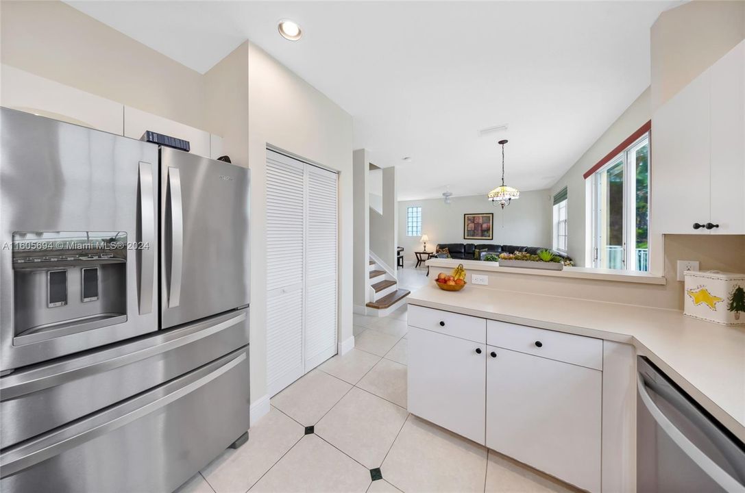 Active With Contract: $620,000 (4 beds, 2 baths, 2484 Square Feet)