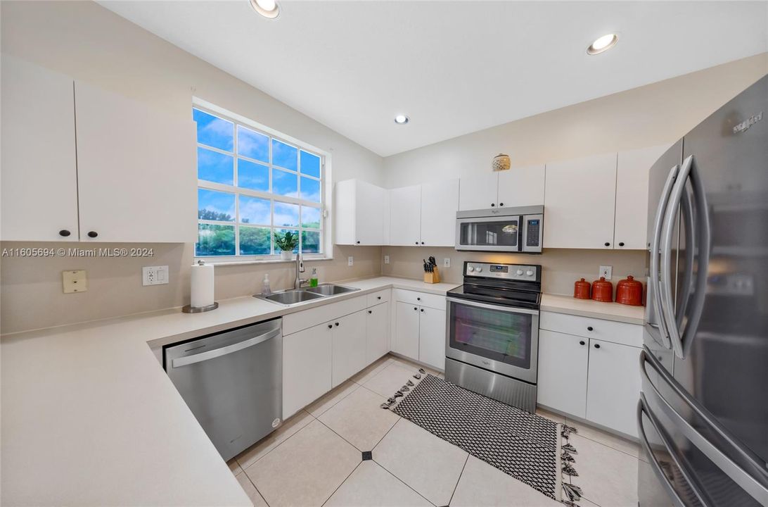 Active With Contract: $620,000 (4 beds, 2 baths, 2484 Square Feet)