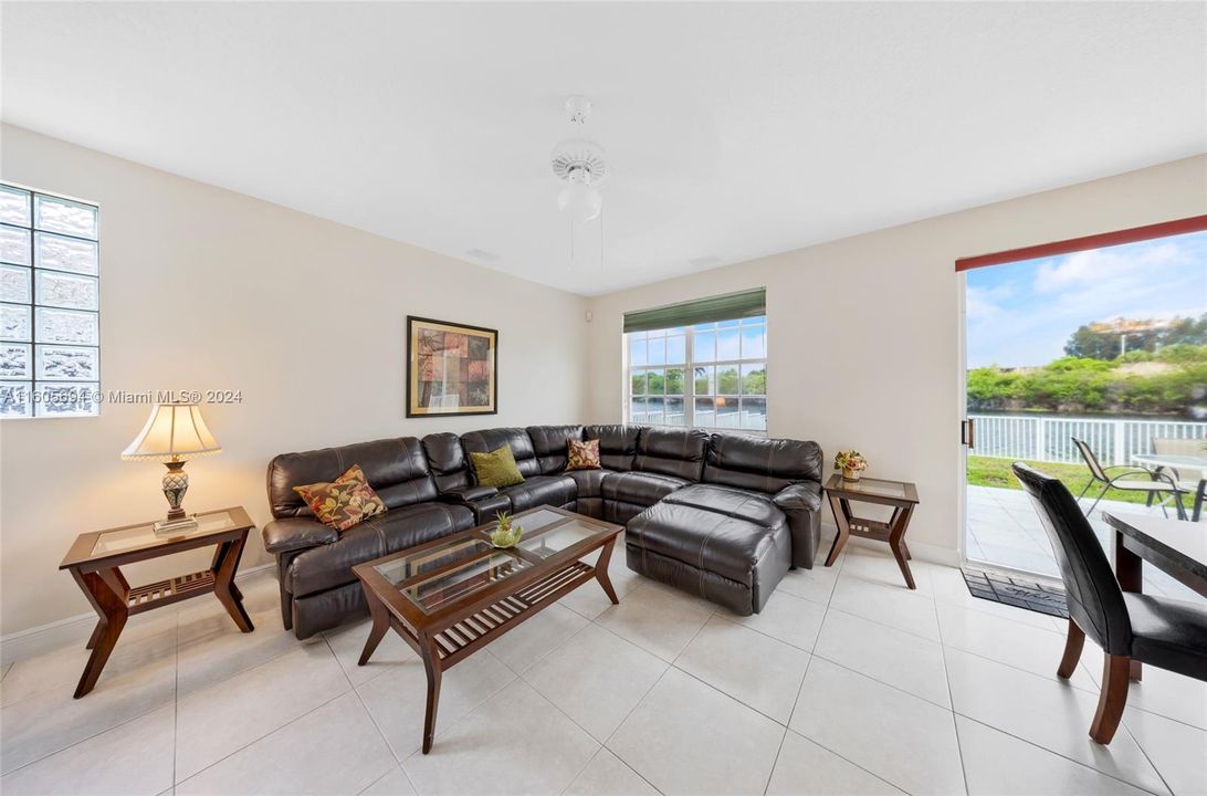 Active With Contract: $620,000 (4 beds, 2 baths, 2484 Square Feet)