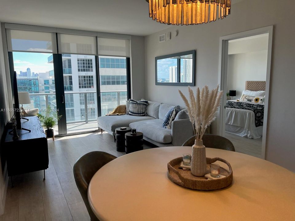 Active With Contract: $6,500 (2 beds, 2 baths, 1045 Square Feet)