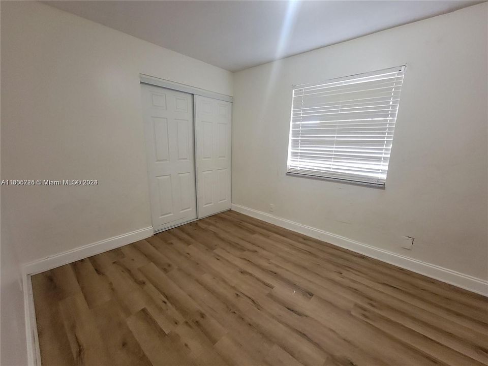 For Rent: $1,850 (2 beds, 1 baths, 940 Square Feet)