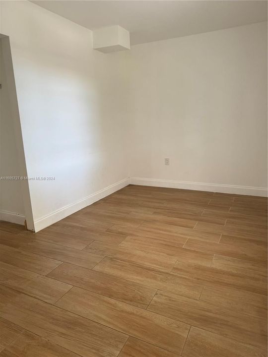 For Rent: $2,000 (2 beds, 1 baths, 850 Square Feet)