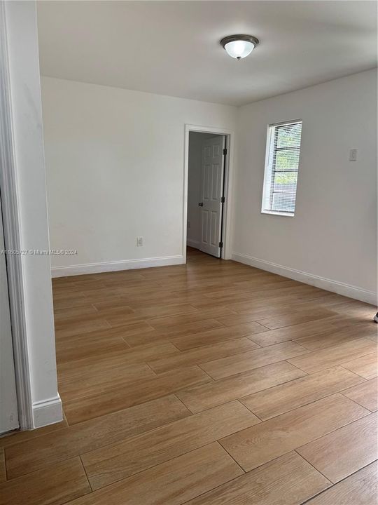 For Rent: $2,000 (2 beds, 1 baths, 850 Square Feet)