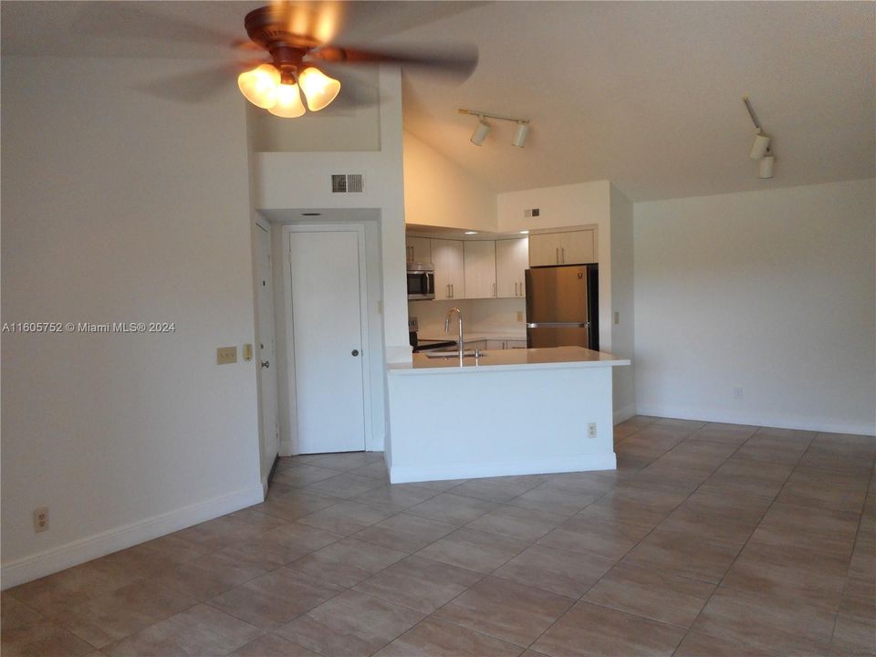 Recently Rented: $2,150 (2 beds, 2 baths, 1065 Square Feet)