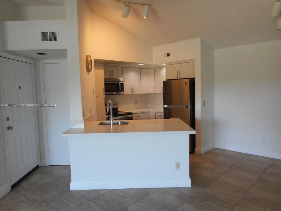 Recently Rented: $2,150 (2 beds, 2 baths, 1065 Square Feet)