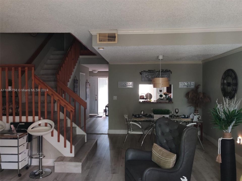 For Sale: $353,990 (2 beds, 2 baths, 1350 Square Feet)