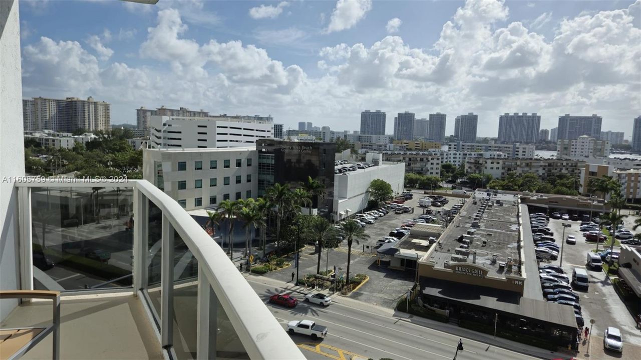 For Sale: $219,000 (0 beds, 1 baths, 551 Square Feet)