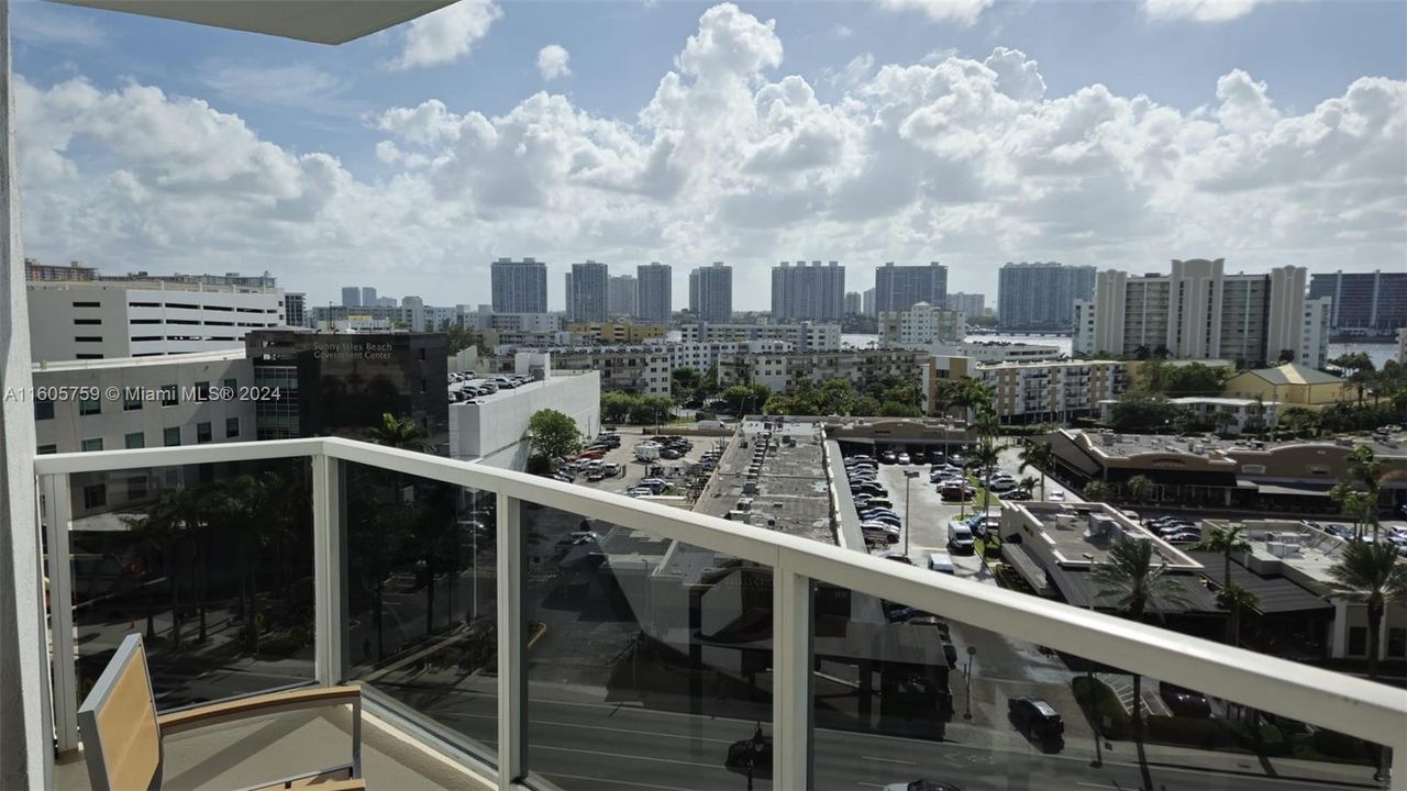 For Sale: $219,000 (0 beds, 1 baths, 551 Square Feet)