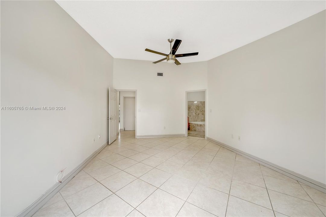 For Rent: $4,400 (3 beds, 2 baths, 1756 Square Feet)