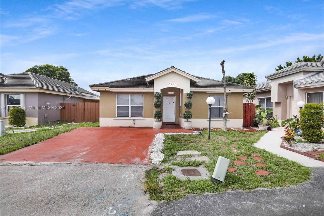 For Sale: $465,000 (3 beds, 2 baths, 1263 Square Feet)