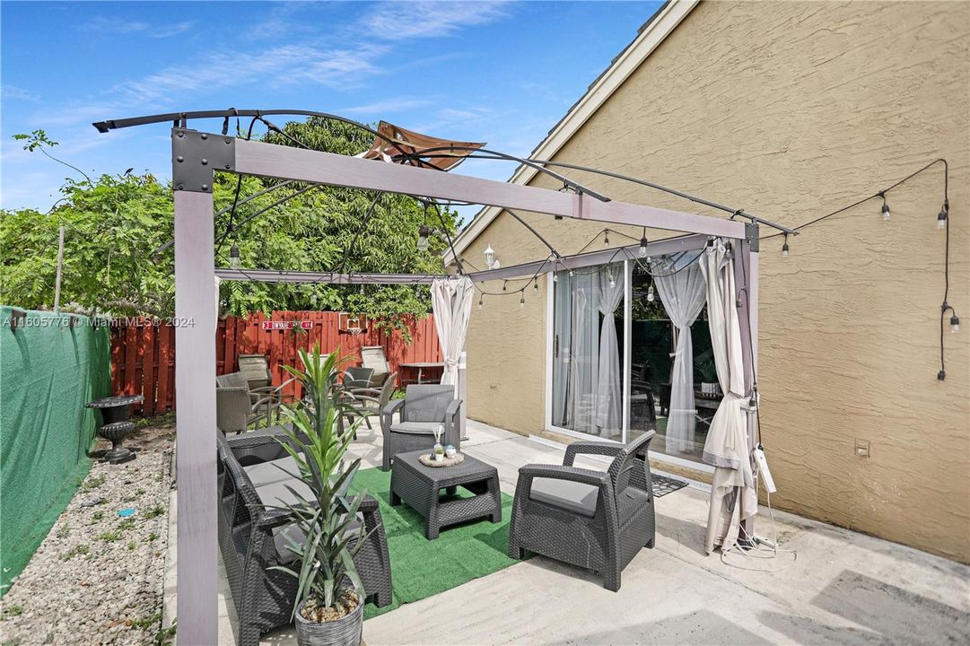 For Sale: $465,000 (3 beds, 2 baths, 1263 Square Feet)