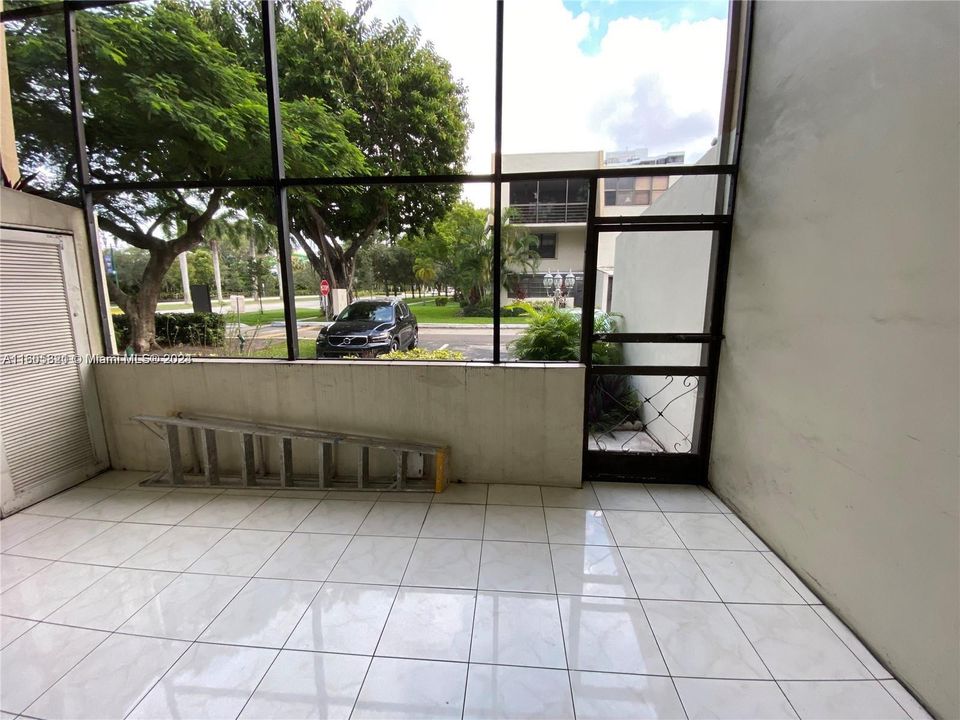 En Venta: $380,000 (3 camas, 2 baños, 1330 Pies cuadrados)