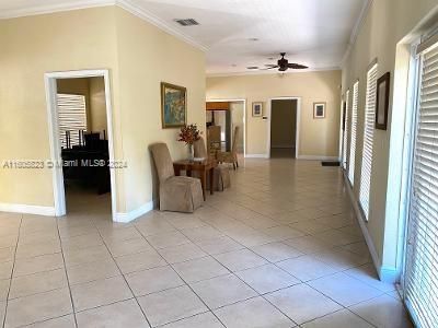 For Rent: $1,850 (1 beds, 1 baths, 709 Square Feet)