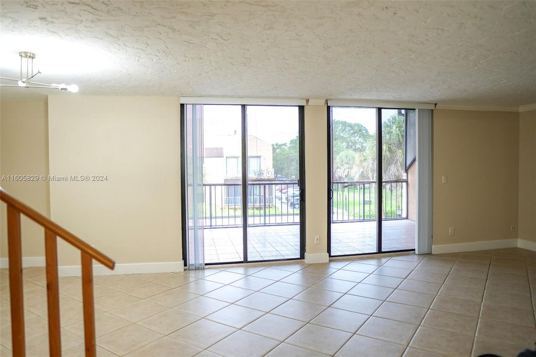 For Rent: $2,900 (2 beds, 2 baths, 1296 Square Feet)