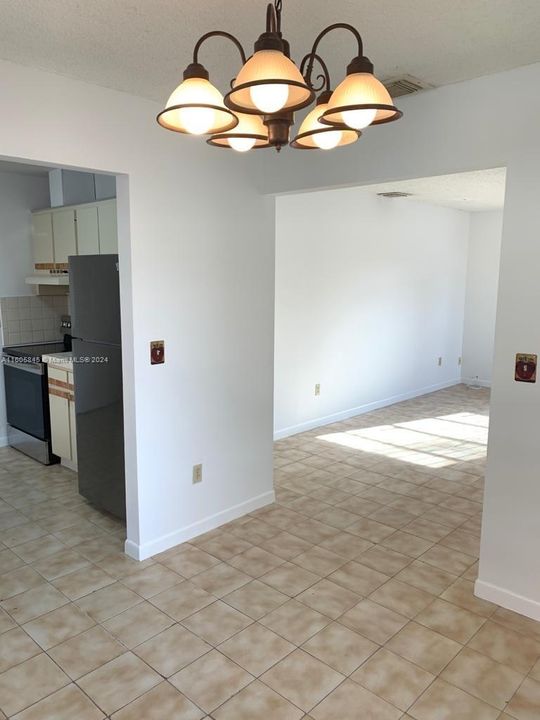 Active With Contract: $3,000 (3 beds, 2 baths, 2680 Square Feet)