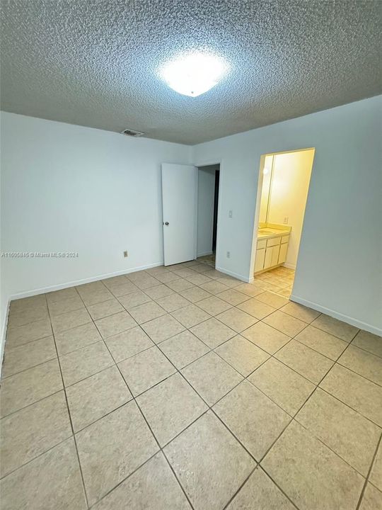 Recently Rented: $3,000 (3 beds, 2 baths, 2680 Square Feet)