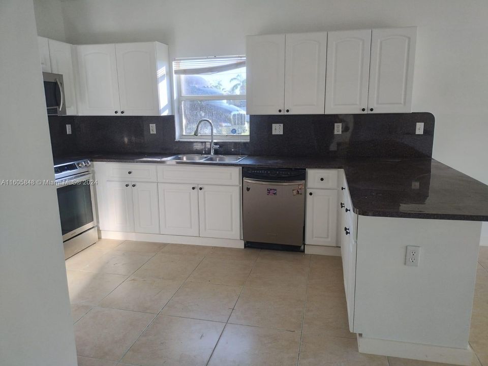 For Rent: $3,650 (4 beds, 2 baths, 2240 Square Feet)