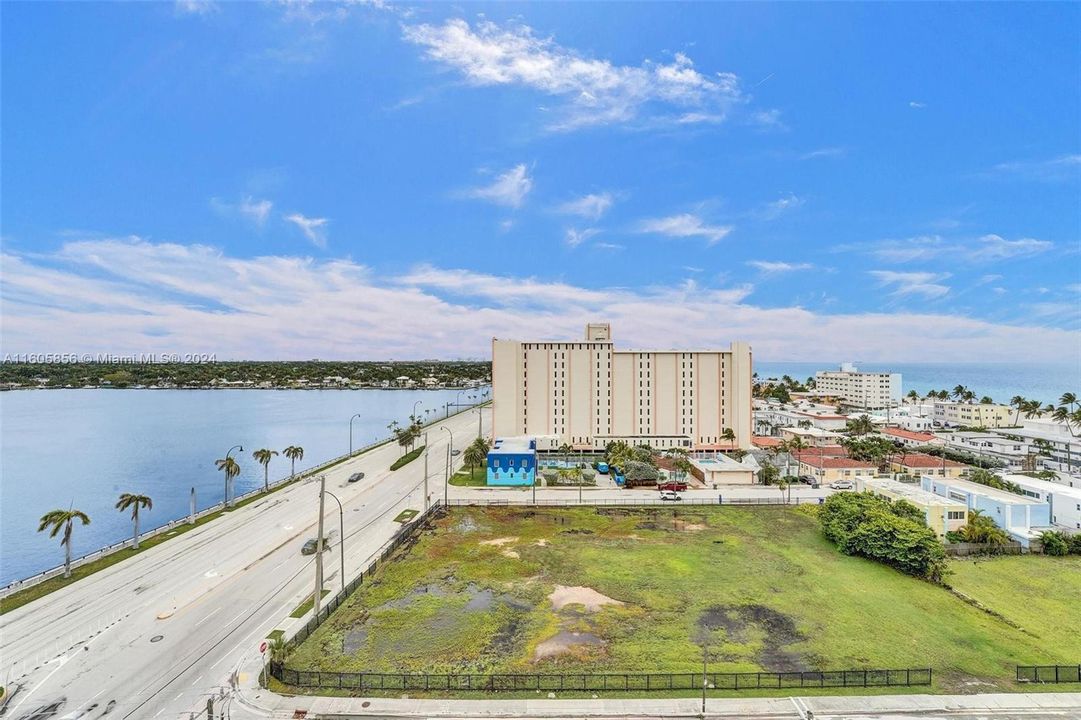 For Sale: $599,000 (2 beds, 2 baths, 1660 Square Feet)