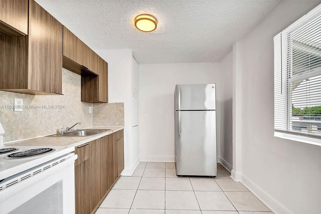 Recently Rented: $1,250 (1 beds, 1 baths, 400 Square Feet)