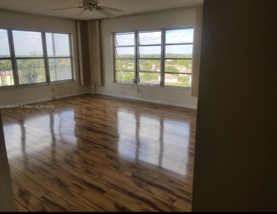 For Rent: $2,100 (2 beds, 2 baths, 1350 Square Feet)