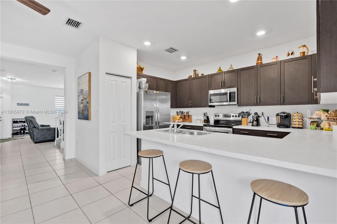 For Sale: $448,000 (3 beds, 2 baths, 1610 Square Feet)