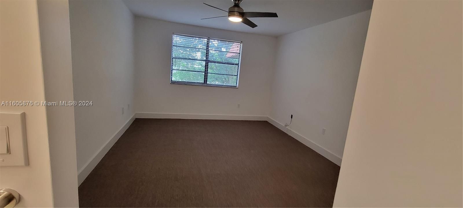 Recently Rented: $1,900 (1 beds, 1 baths, 915 Square Feet)