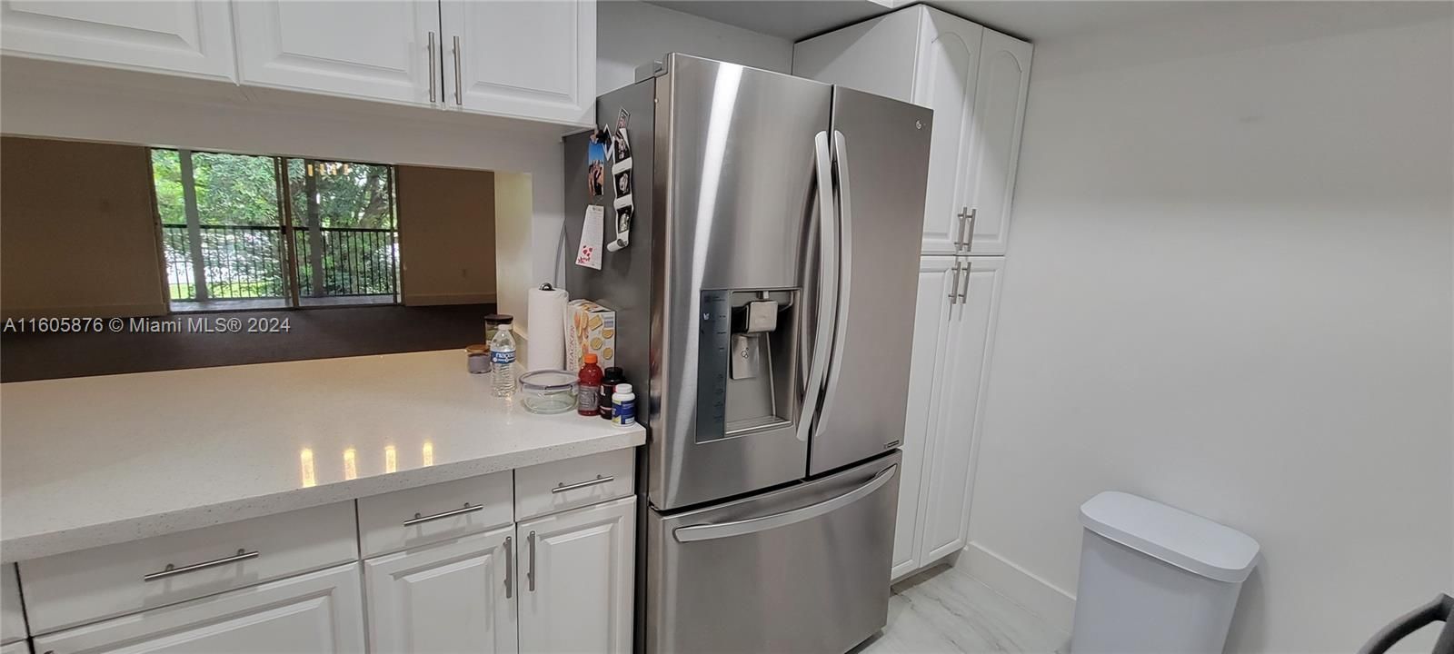 Active With Contract: $1,900 (1 beds, 1 baths, 915 Square Feet)