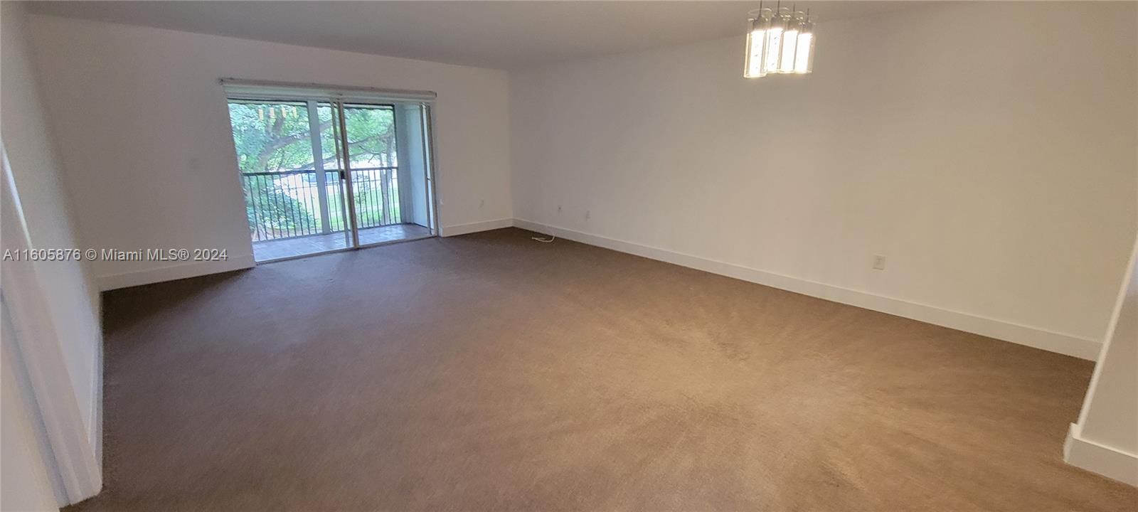 Recently Rented: $1,900 (1 beds, 1 baths, 915 Square Feet)