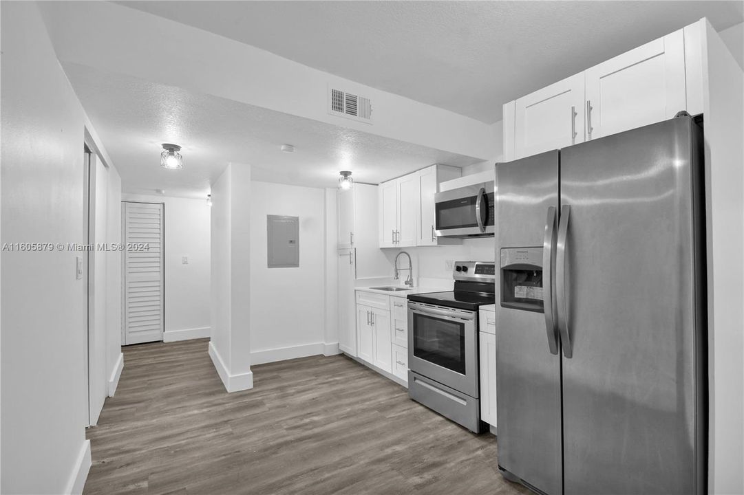 For Rent: $2,400 (2 beds, 1 baths, 1149 Square Feet)