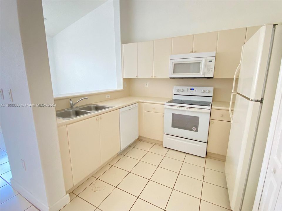 For Rent: $2,000 (3 beds, 2 baths, 1182 Square Feet)